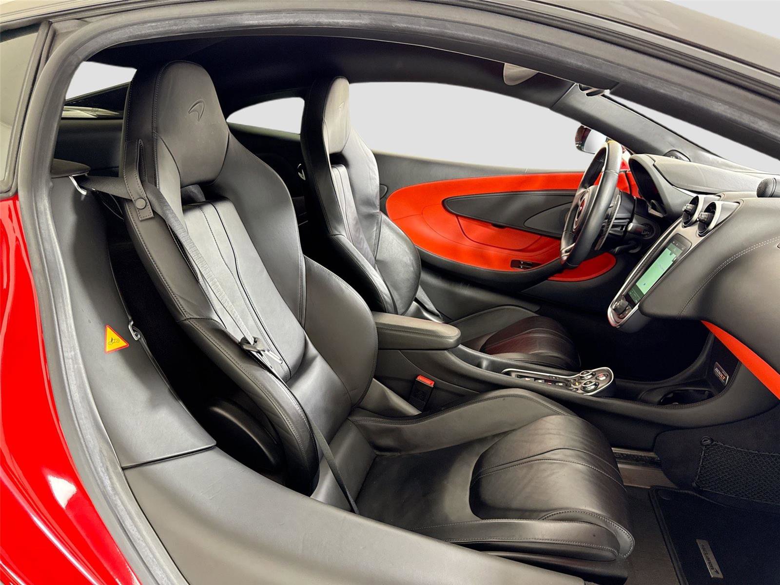 Used 2019 McLaren 600LT RWD image 24