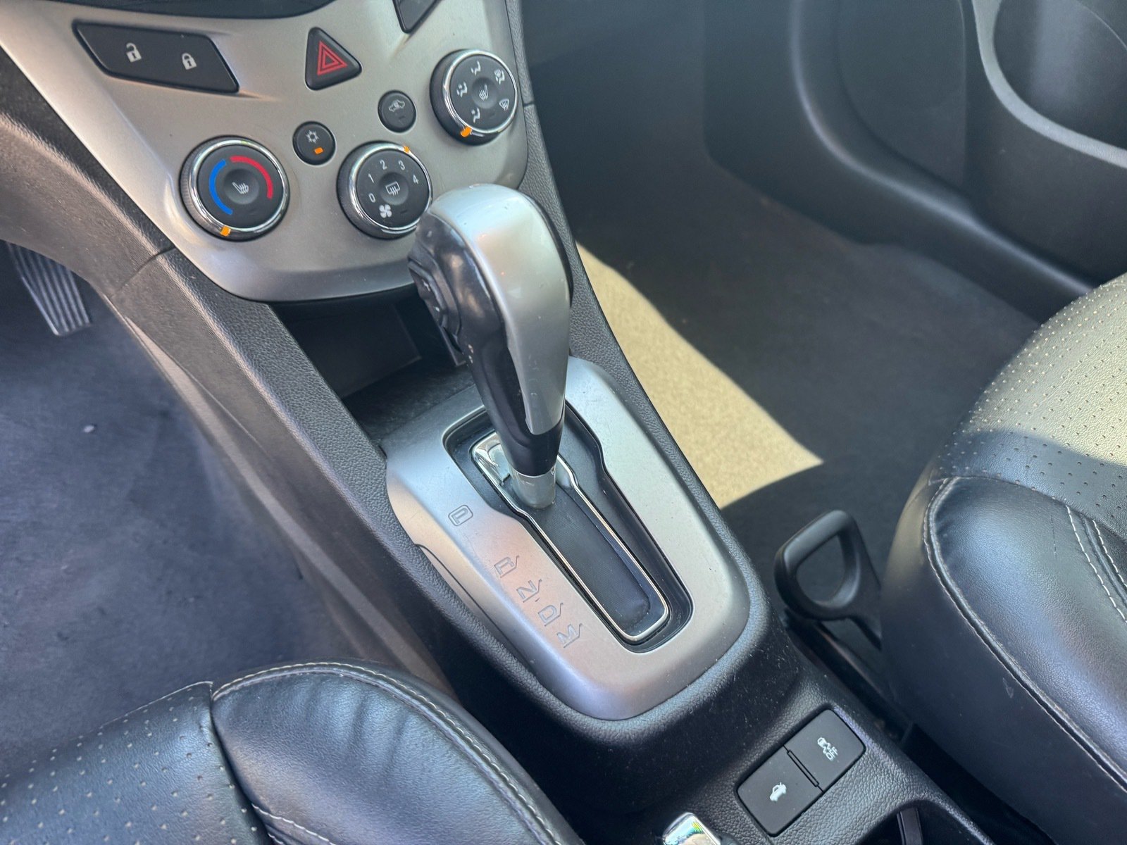 Used 2018 Chevrolet Cruze LT w/ Convenience Package FWD image 24