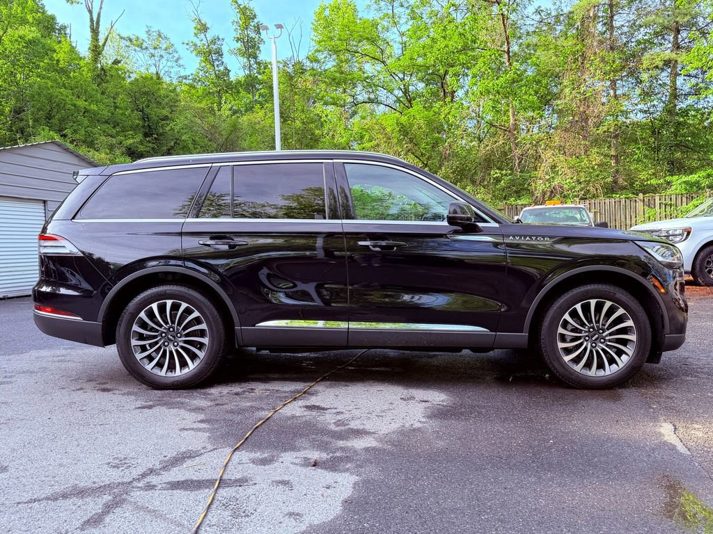 Certified 2023 Lincoln Aviator AWD w/ Premium Package image 8