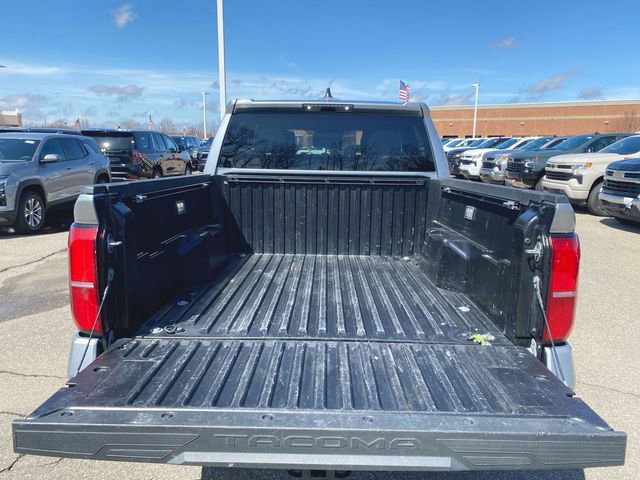 Used 2025 Toyota Tacoma TRD Off-Road AWD/4WD image 24