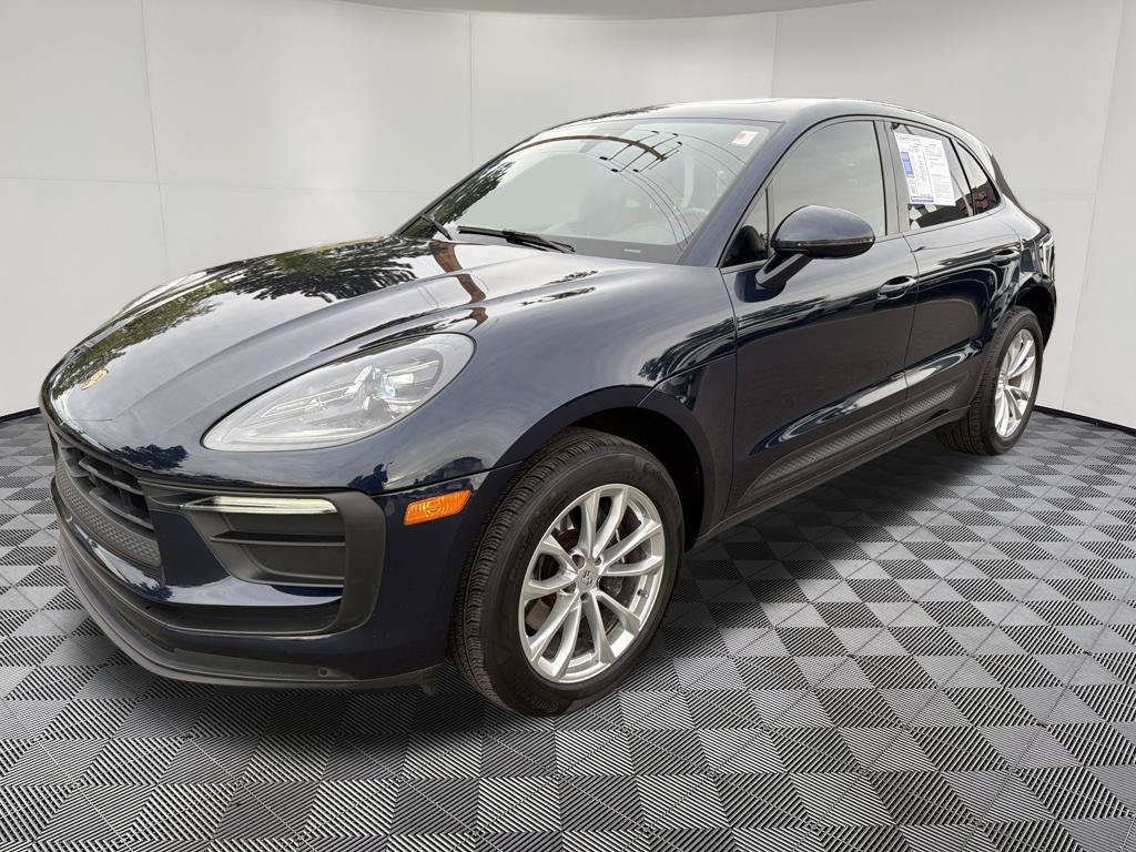 Used 2023 Porsche Macan Turbo AWD/4WD image 3