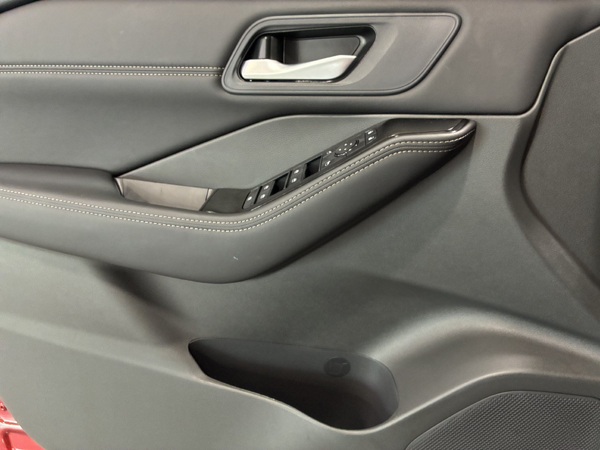 New 2026 Nissan Rogue Dark Armor AWD/4WD image 26