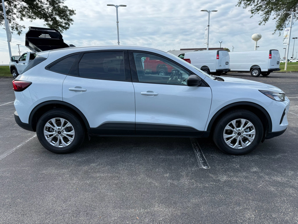 Used 2025 Ford Escape Active AWD/4WD image 4