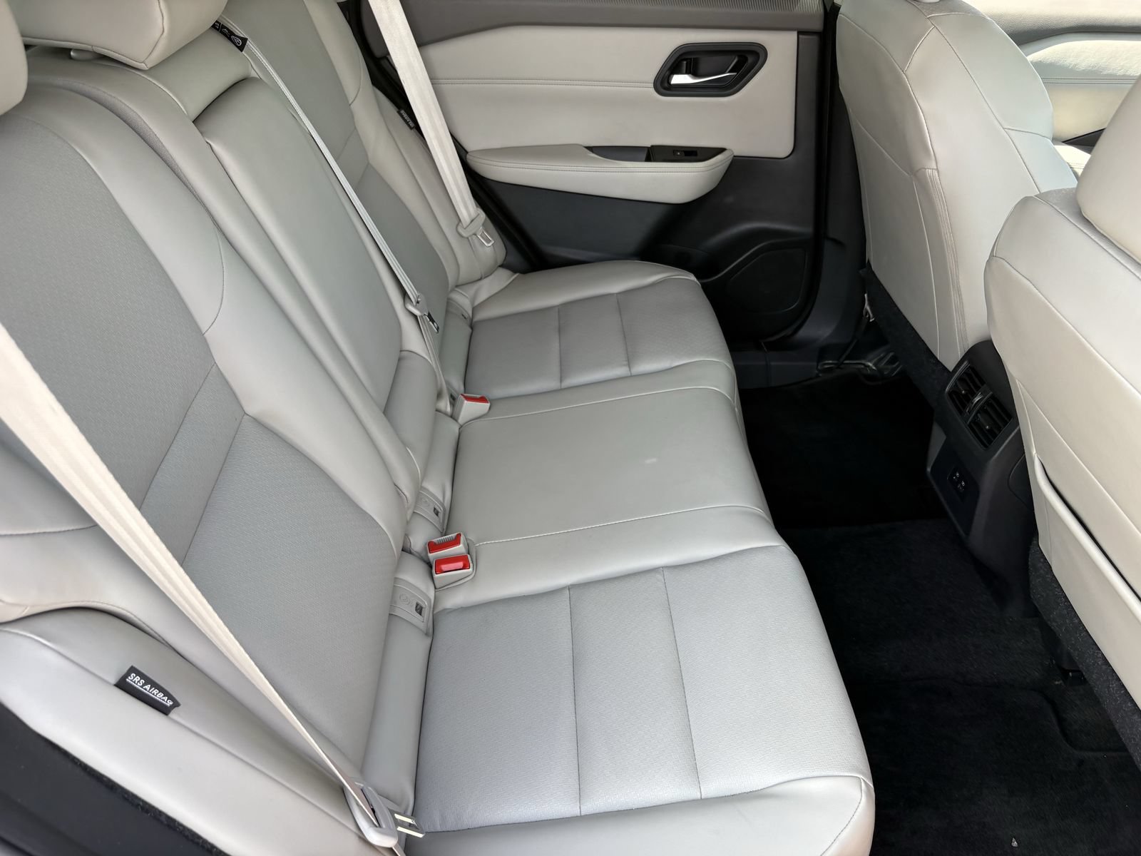 Used 2023 Nissan Rogue SV w/ SV Premium B Package FWD image 16