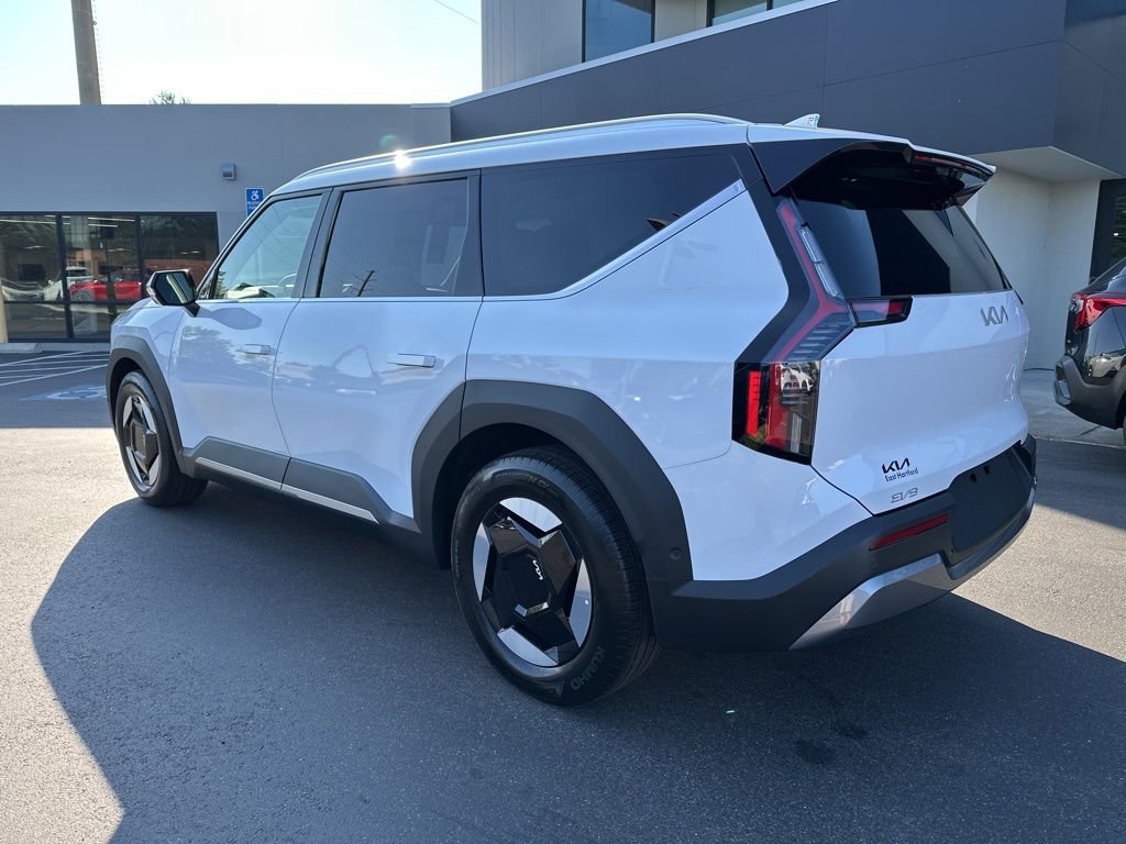 New 2026 Kia EV9 Wind image 8