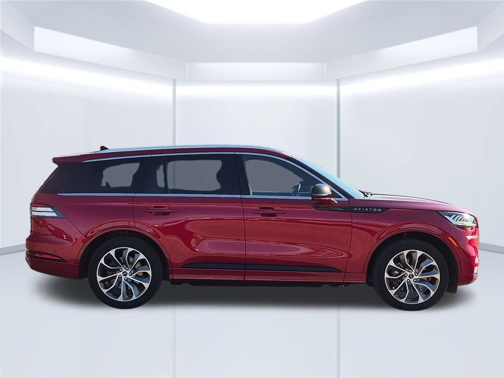 Used 2021 Lincoln Aviator Grand Touring w/ Elements Package Plus AWD/4WD image 7