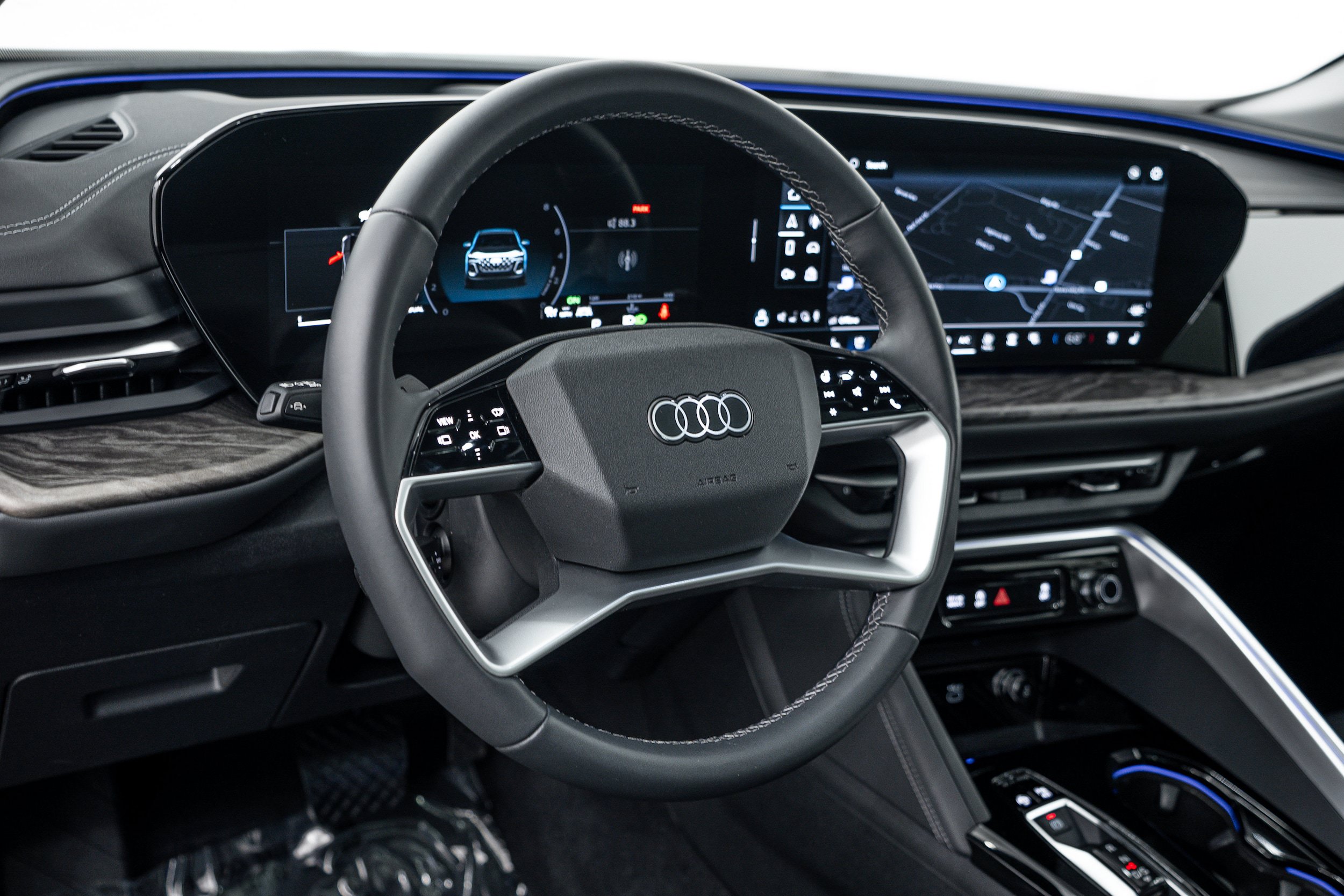 Used 2025 Audi Q5 Premium Plus w/ Premium Plus AWD/4WD image 11