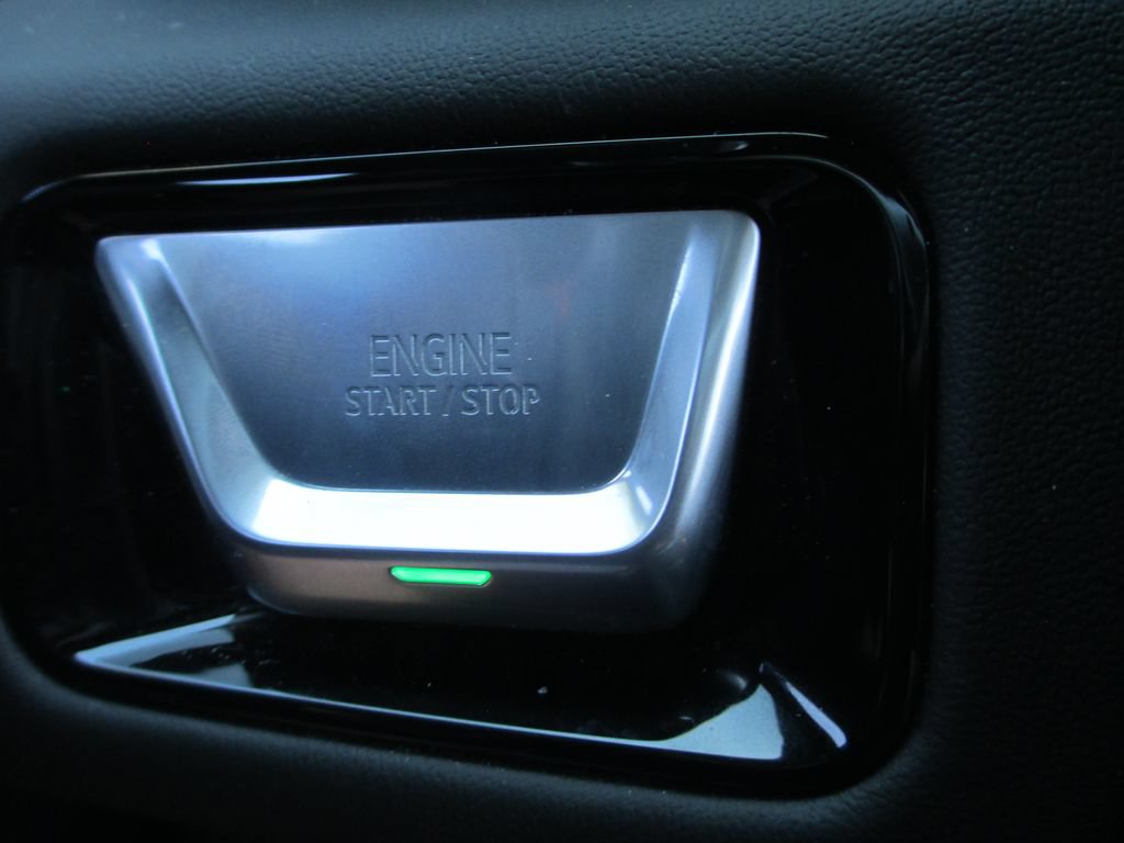 Certified 2025 GMC Yukon XL AT4 Ultimate AWD/4WD image 35
