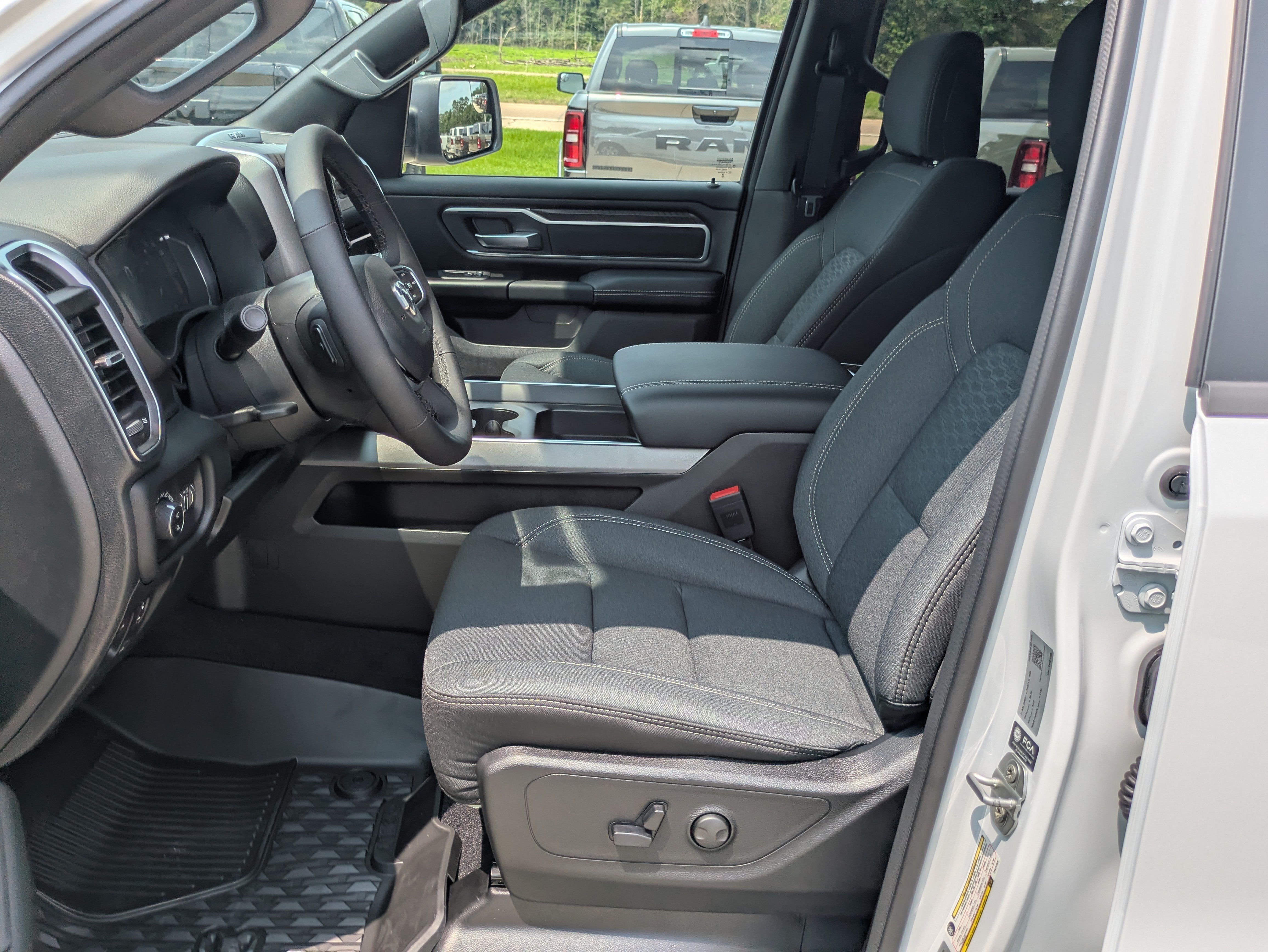 New 2026 RAM 1500 Big Horn AWD/4WD image 9