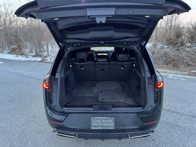 Used 2025 Land Rover Range Rover Sport SE image 7