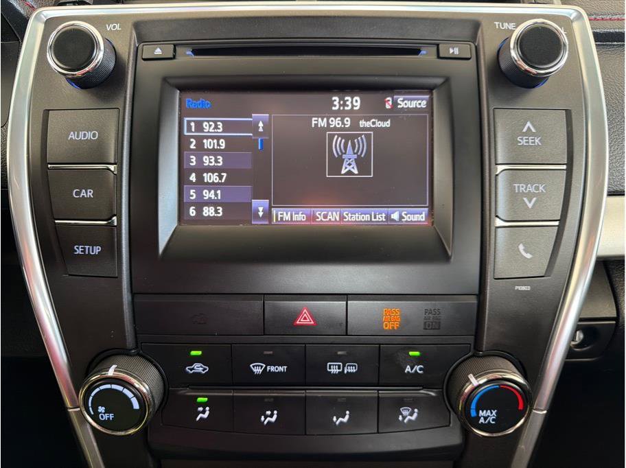 Used 2016 Toyota Camry SE FWD image 21