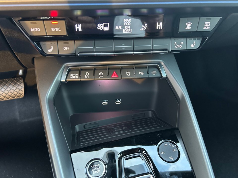 Used 2025 Audi A3 2.0T Premium Plus w/ Premium Plus Package AWD/4WD image 18