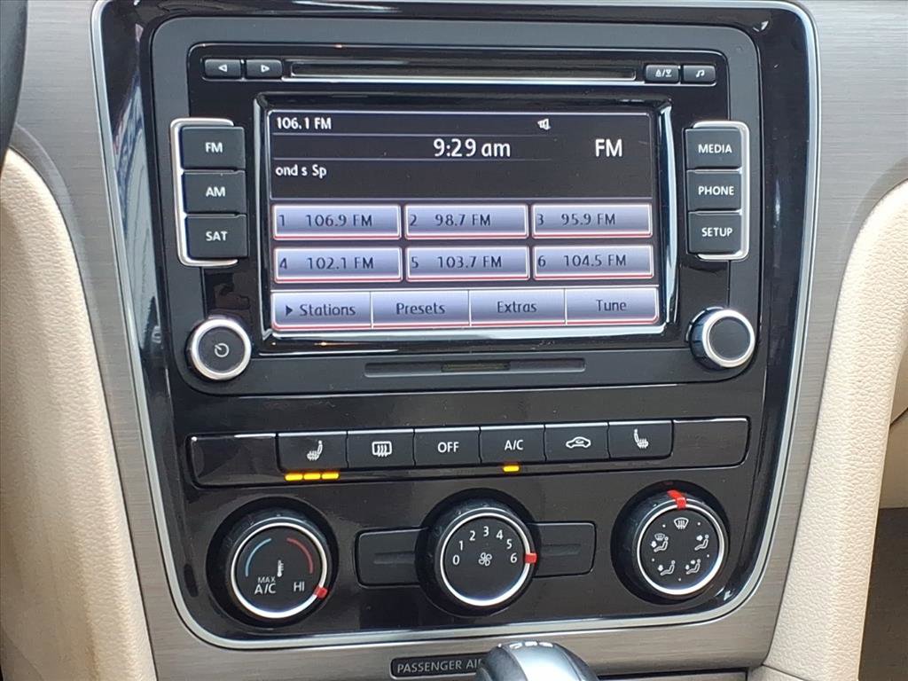 Used 2014 Volkswagen Passat TDI SE image 6