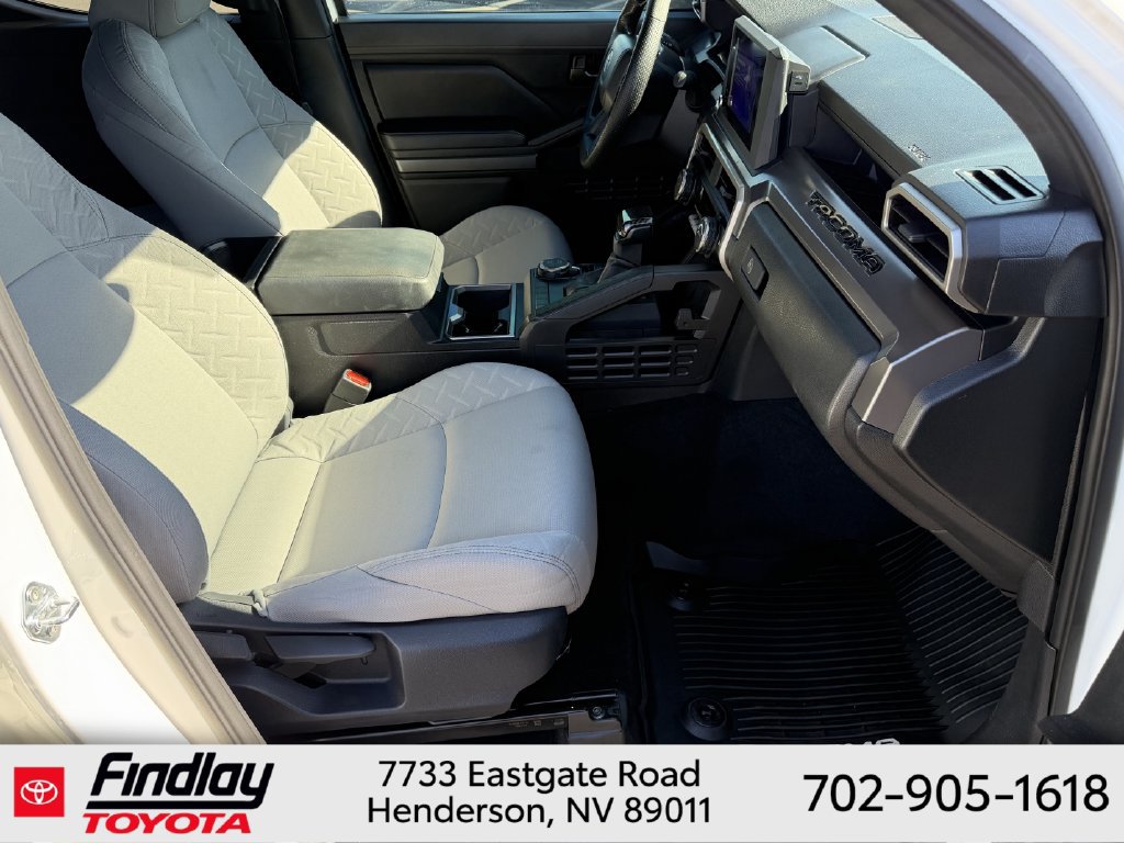 Used 2025 Toyota Tacoma SR5 AWD/4WD image 9