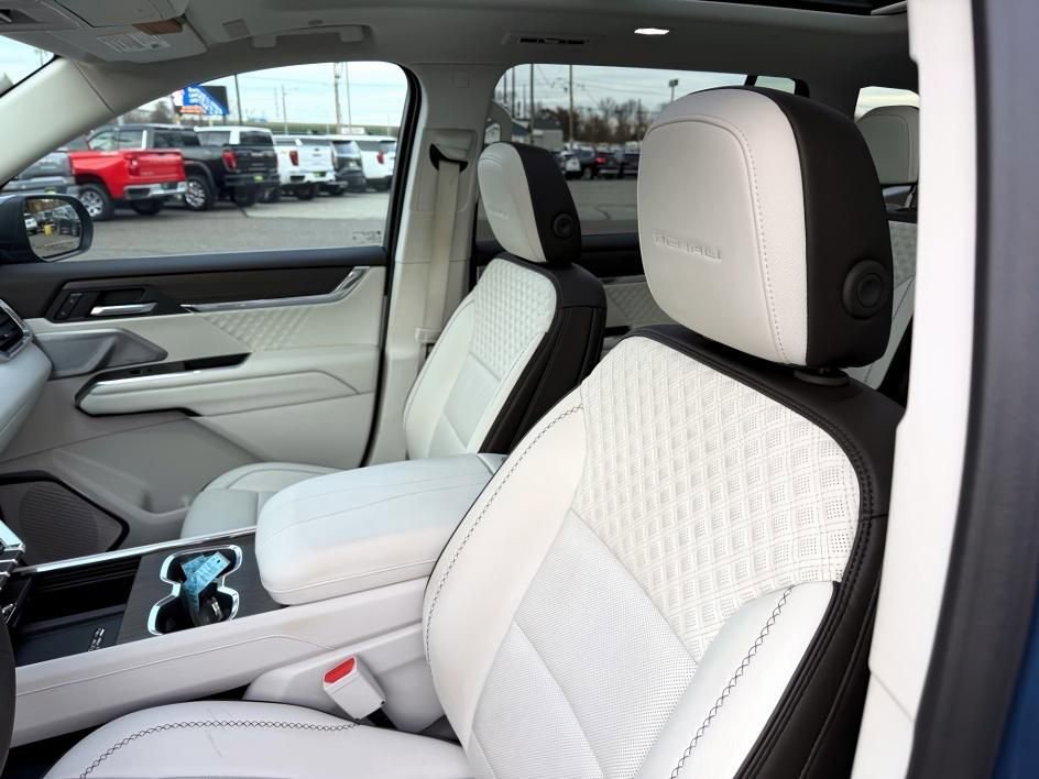 Certified 2024 GMC Acadia Denali w/ Super Cruise Package image 15