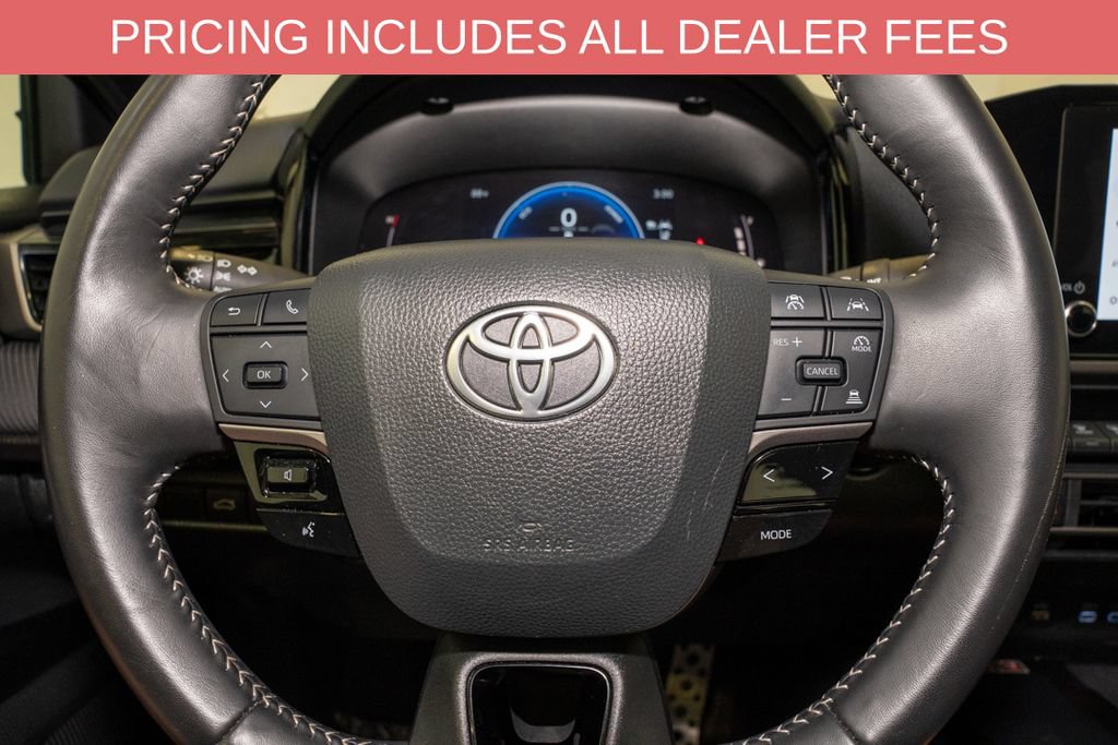 Used 2025 Toyota Camry SE FWD image 18
