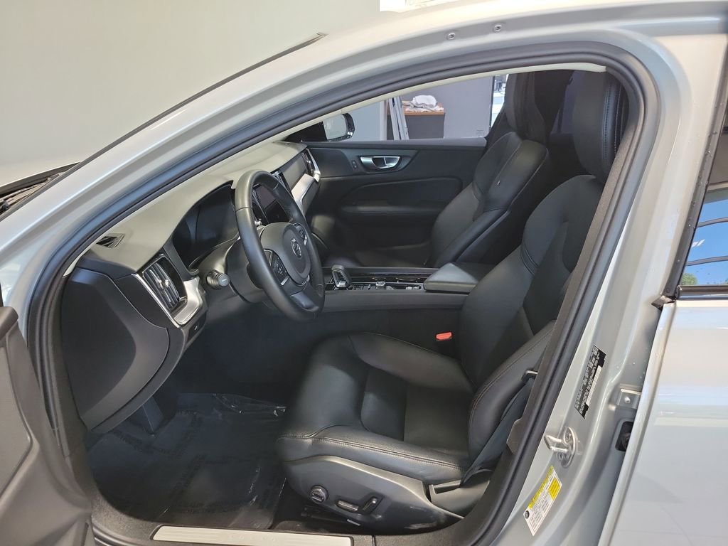 Used 2024 Volvo S60 B5 Core image 10