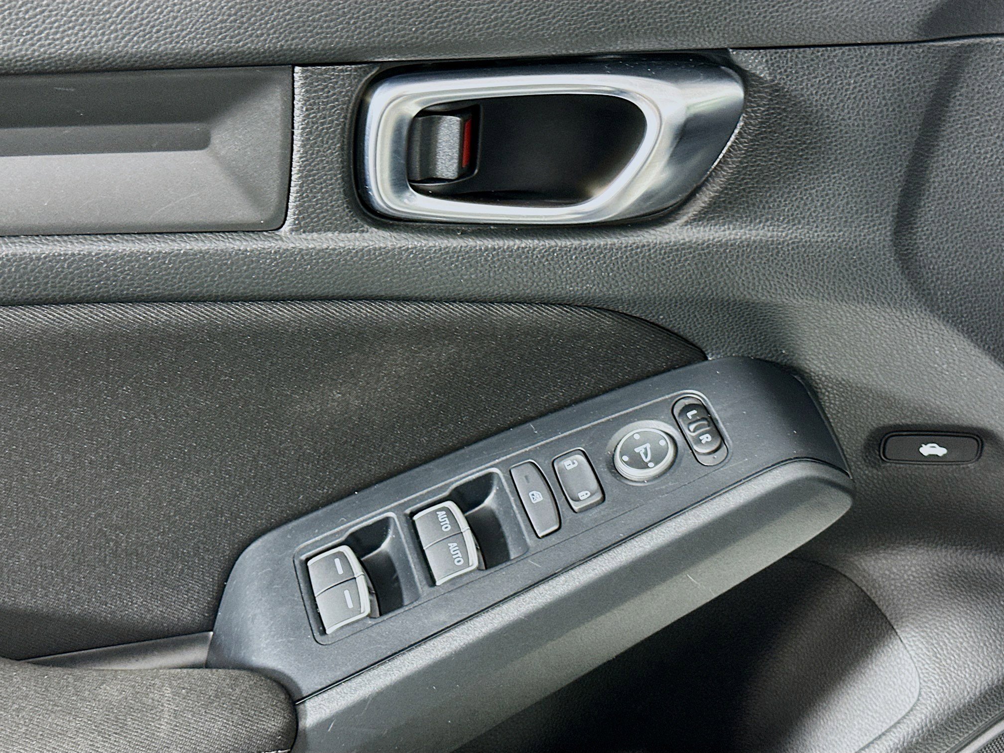 Used 2025 Honda Civic Sport image 15