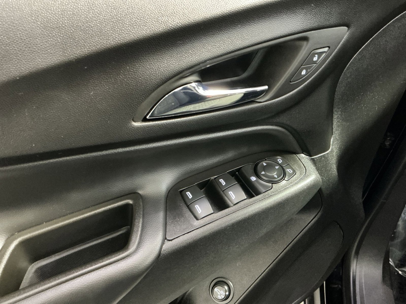 Used 2023 Chevrolet Equinox LT image 23