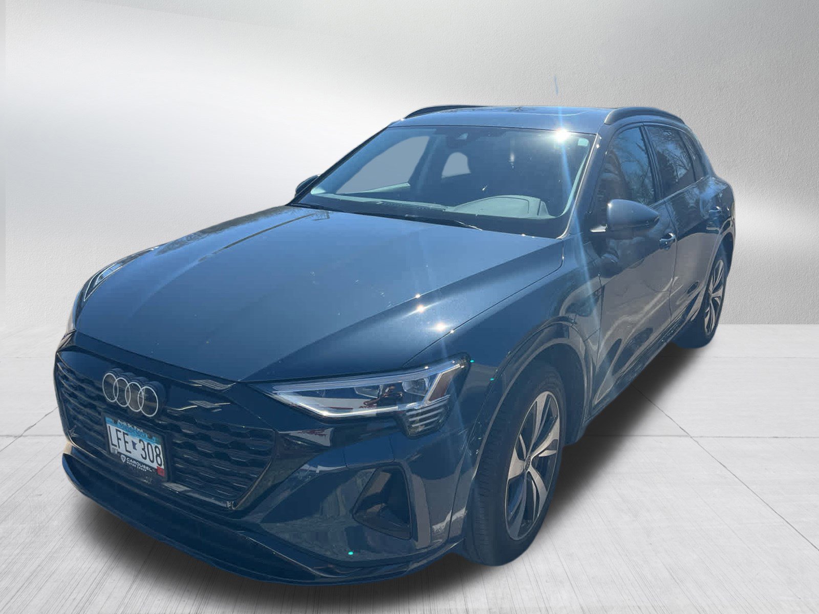 Used 2024 Audi Q8 e-tron Premium AWD/4WD image 2