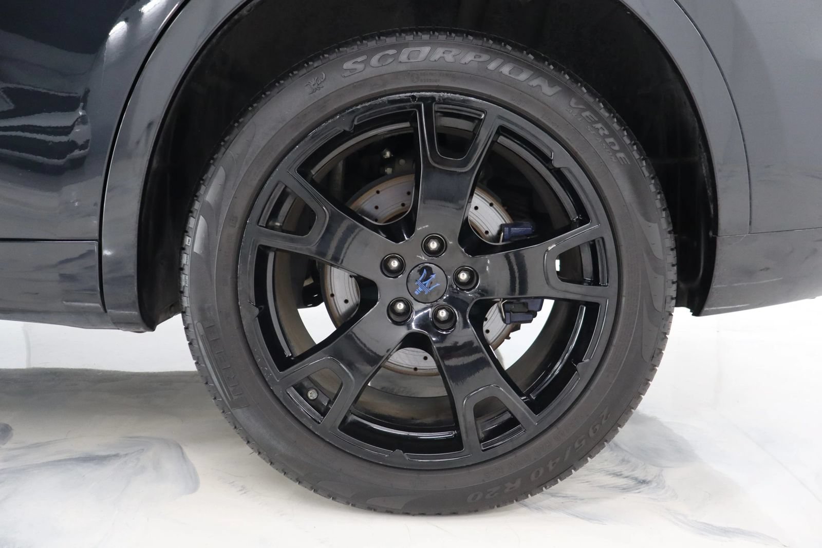 Used 2017 Maserati Levante S AWD/4WD image 7