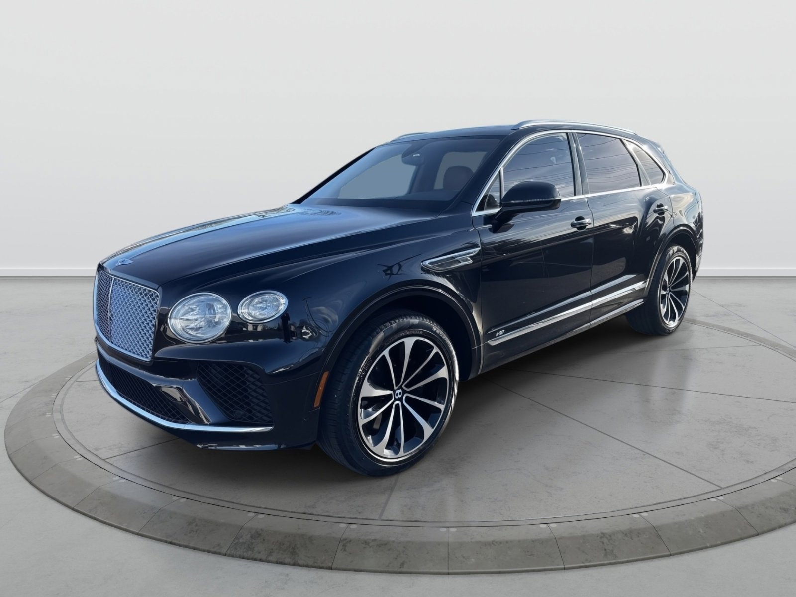 Used 2022 Bentley Bentayga image 2