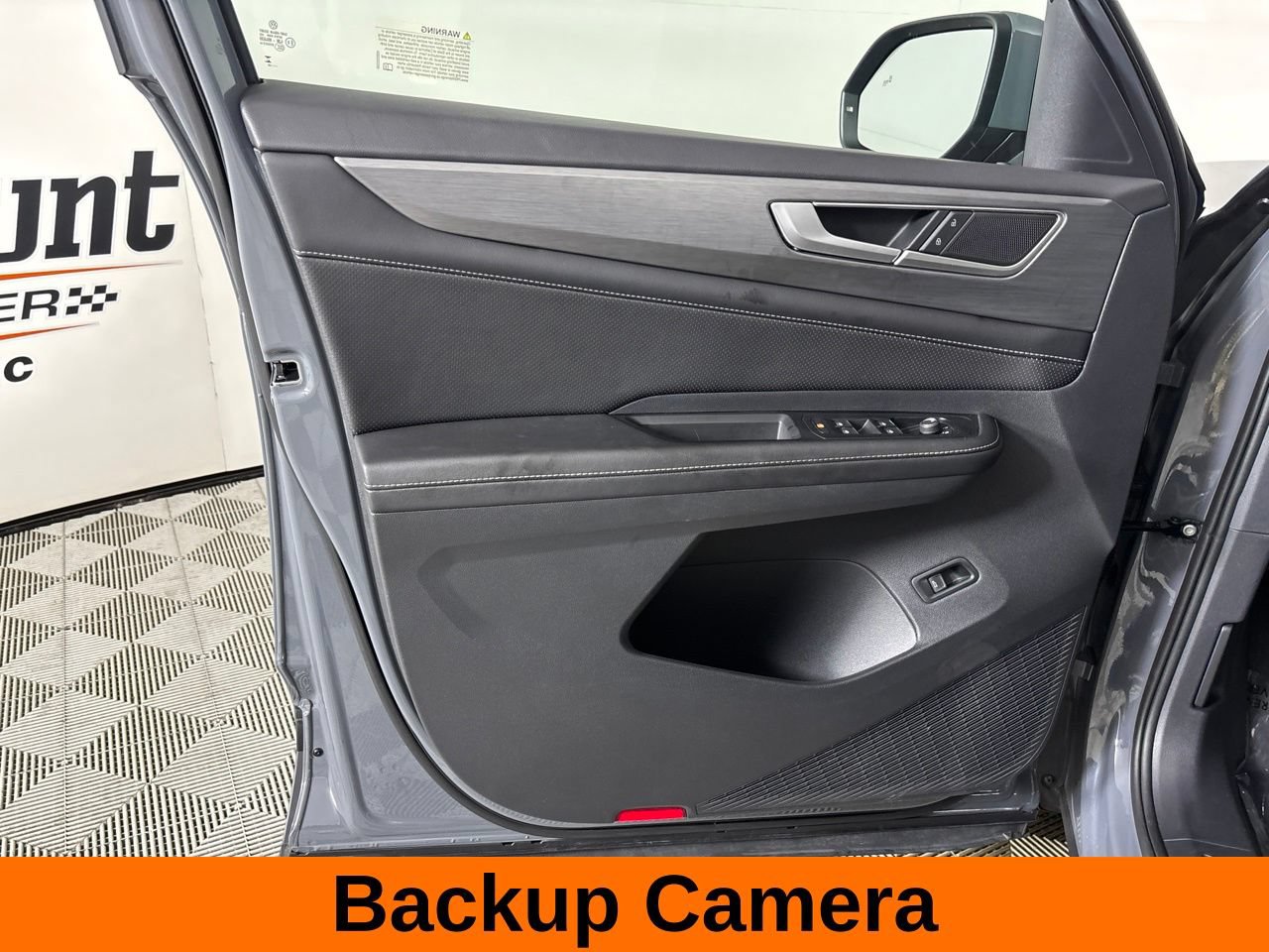 Used 2025 Volkswagen Atlas Cross Sport SE FWD image 9