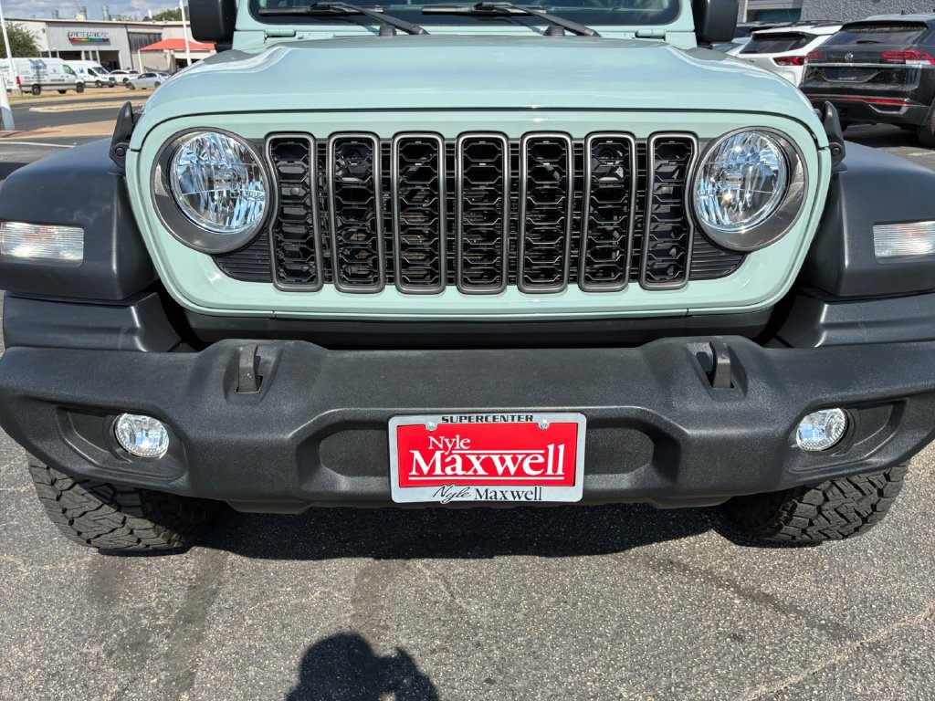 Used 2024 Jeep Wrangler Sport AWD/4WD image 23