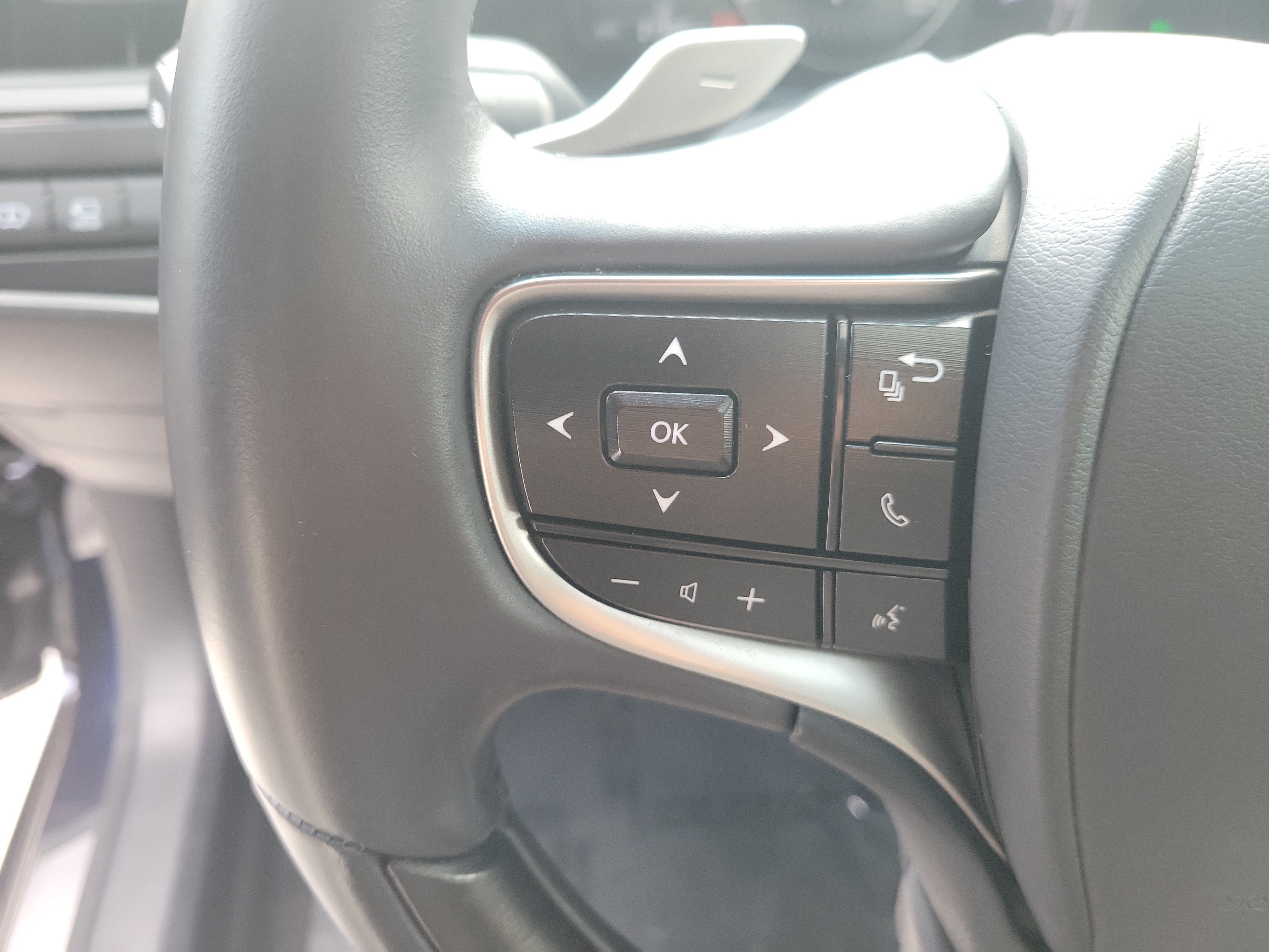 Used 2025 Lexus ES 250 w/ Luxury Package AWD/4WD image 29