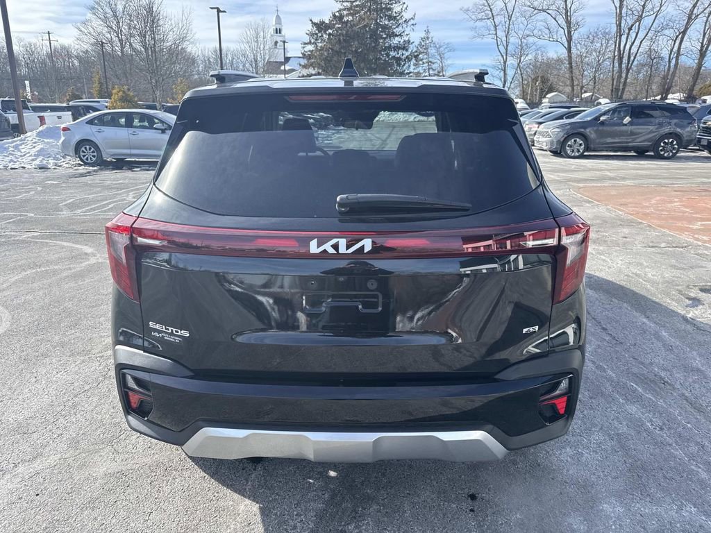 Used 2024 Kia Seltos S image 4