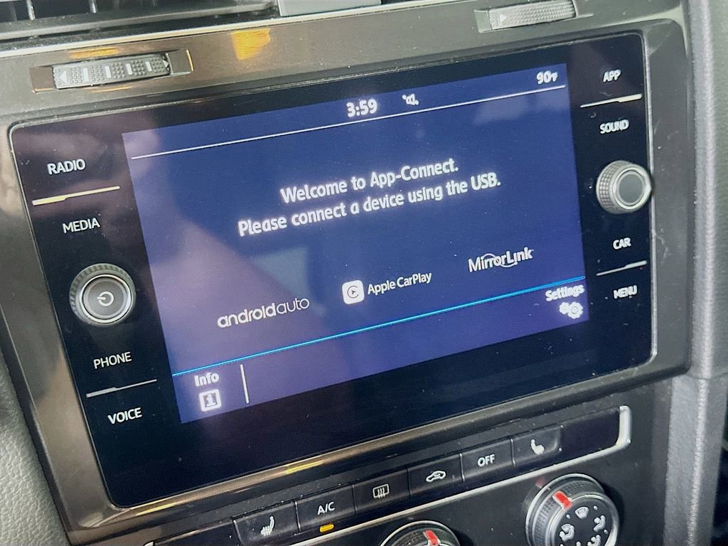 Used 2018 Volkswagen Golf SE FWD image 25