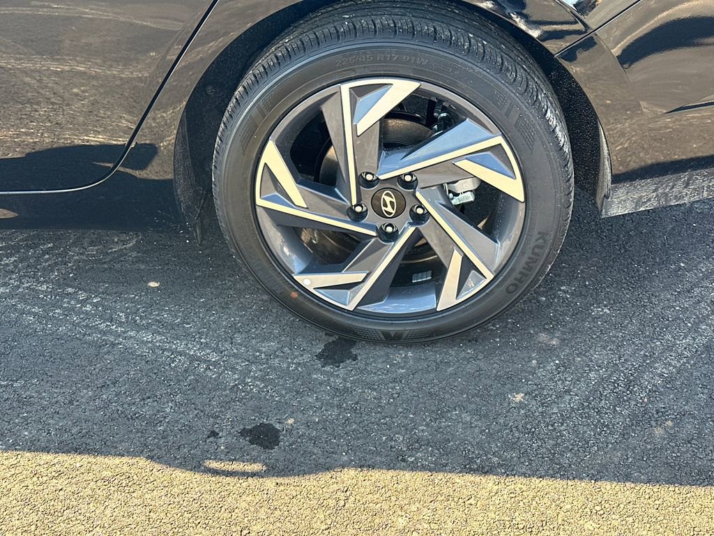 New 2025 Hyundai Elantra Sport image 19