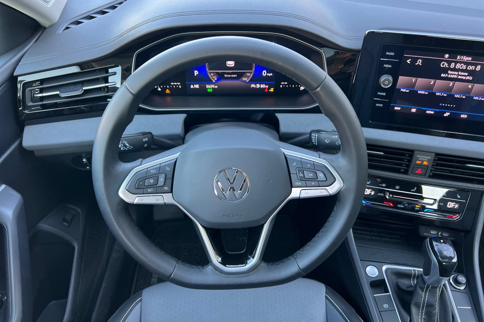 Used 2025 Volkswagen Jetta SE w/ Sunroof Package FWD image 14
