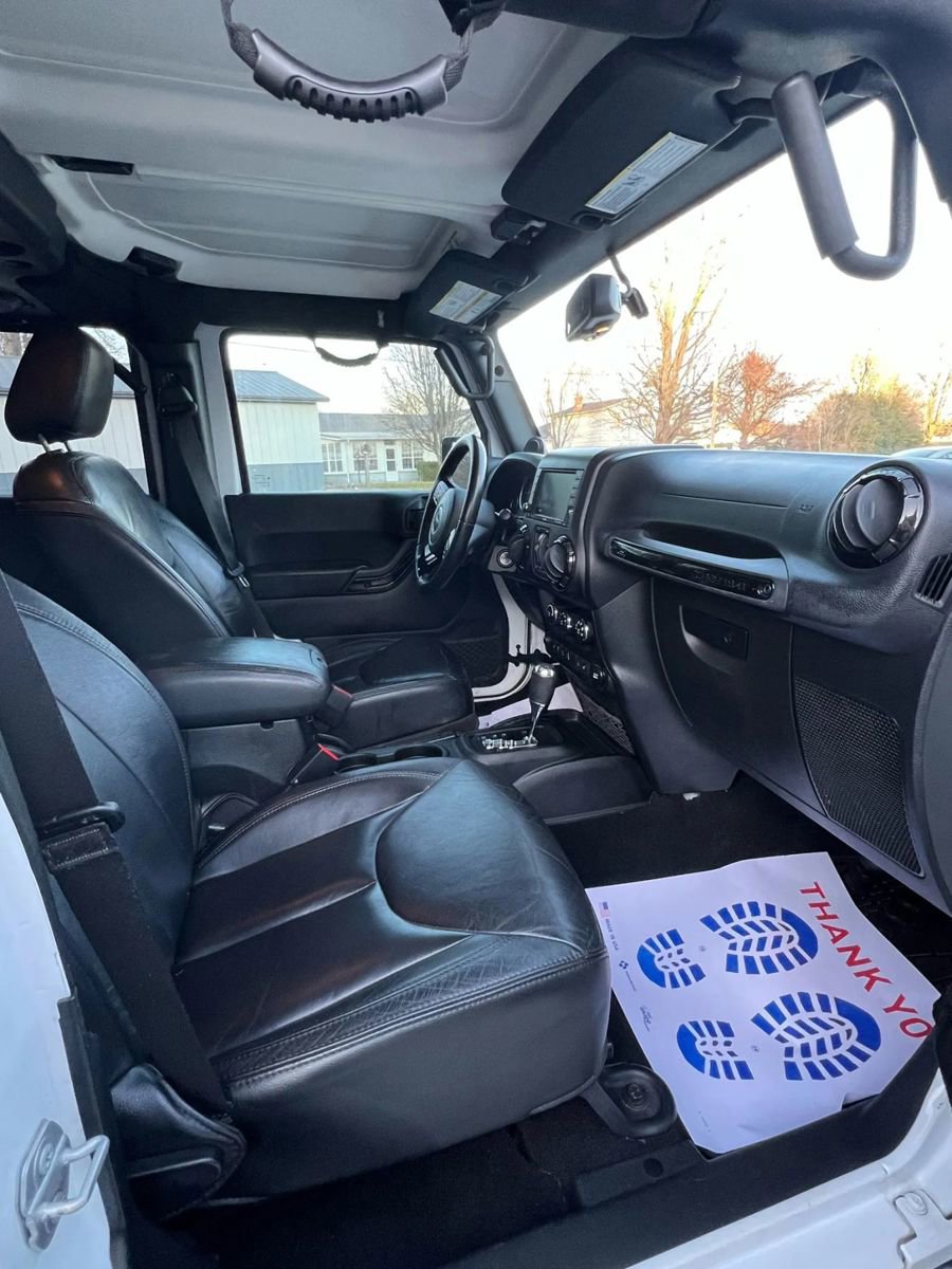 Used 2014 Jeep Wrangler Unlimited Sahara image 13