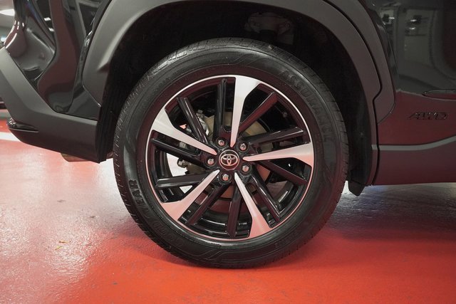 Certified 2024 Toyota Corolla Cross XSE image 39