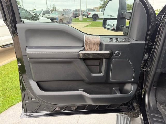 Used 2017 Ford F250 Lariat w/ Lariat Ultimate Package image 10