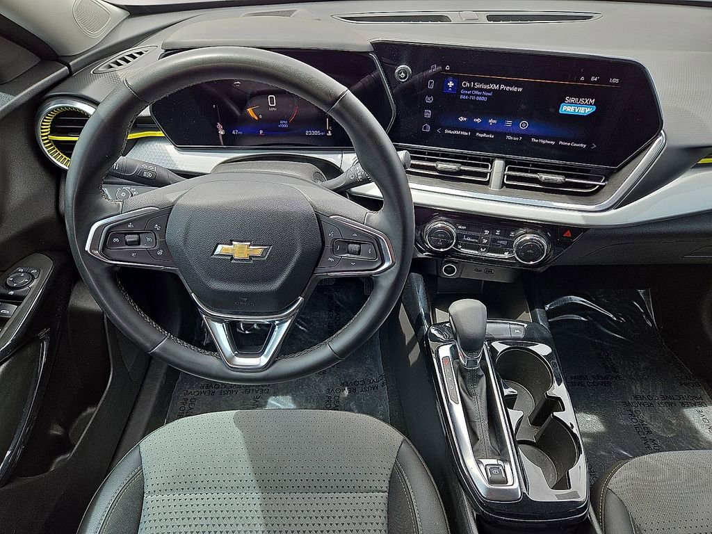 Used 2025 Chevrolet Trax LT w/ Driver Confidence Package FWD image 18