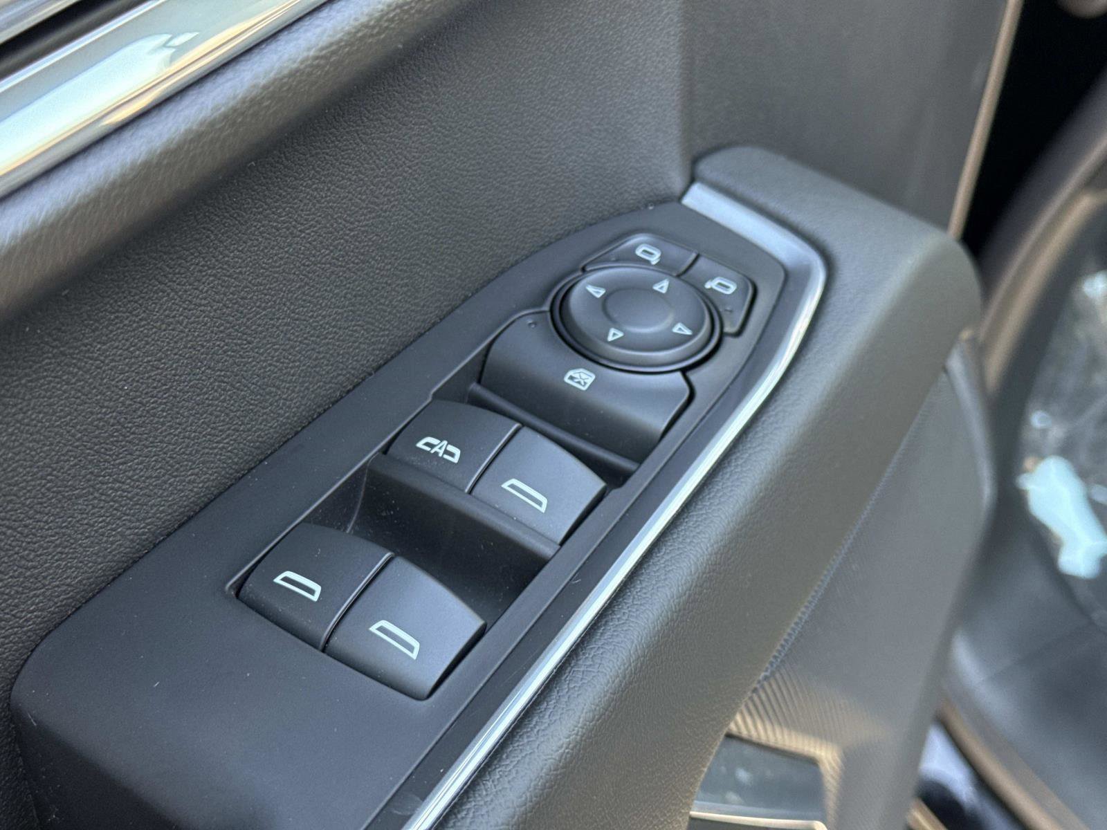 Used 2022 Chevrolet Silverado 1500 LT AWD/4WD image 15