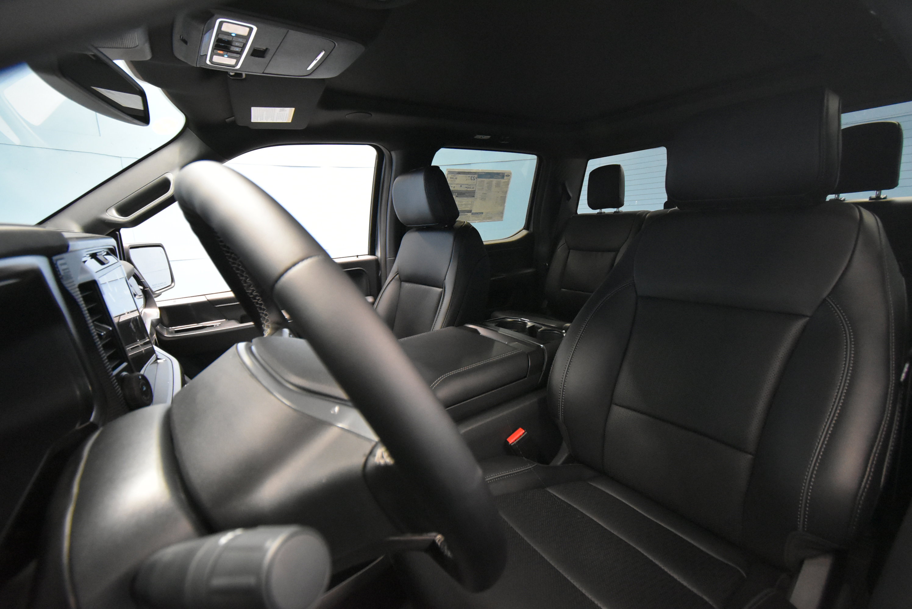 New 2025 Ford F150 Lariat w/ Equipment Group 502A High image 18