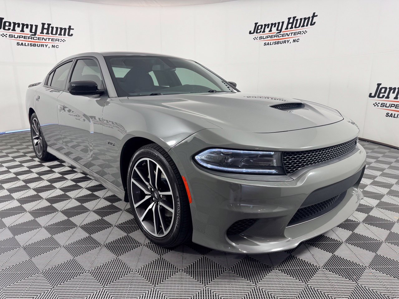 Used 2023 Dodge Charger R/T w/ Harman/Kardon Audio Group RWD image 4