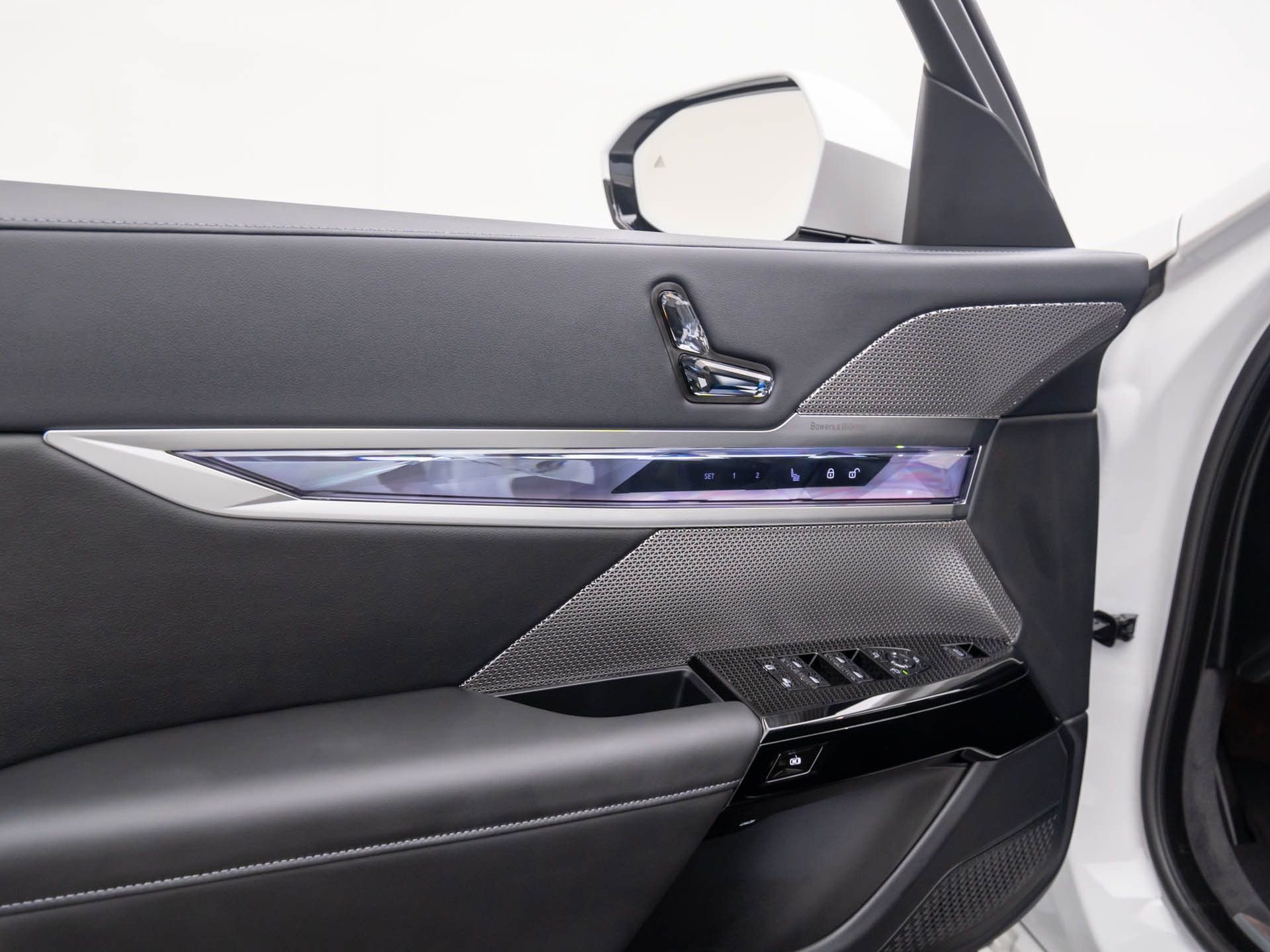 Used 2025 BMW 760i xDrive image 13