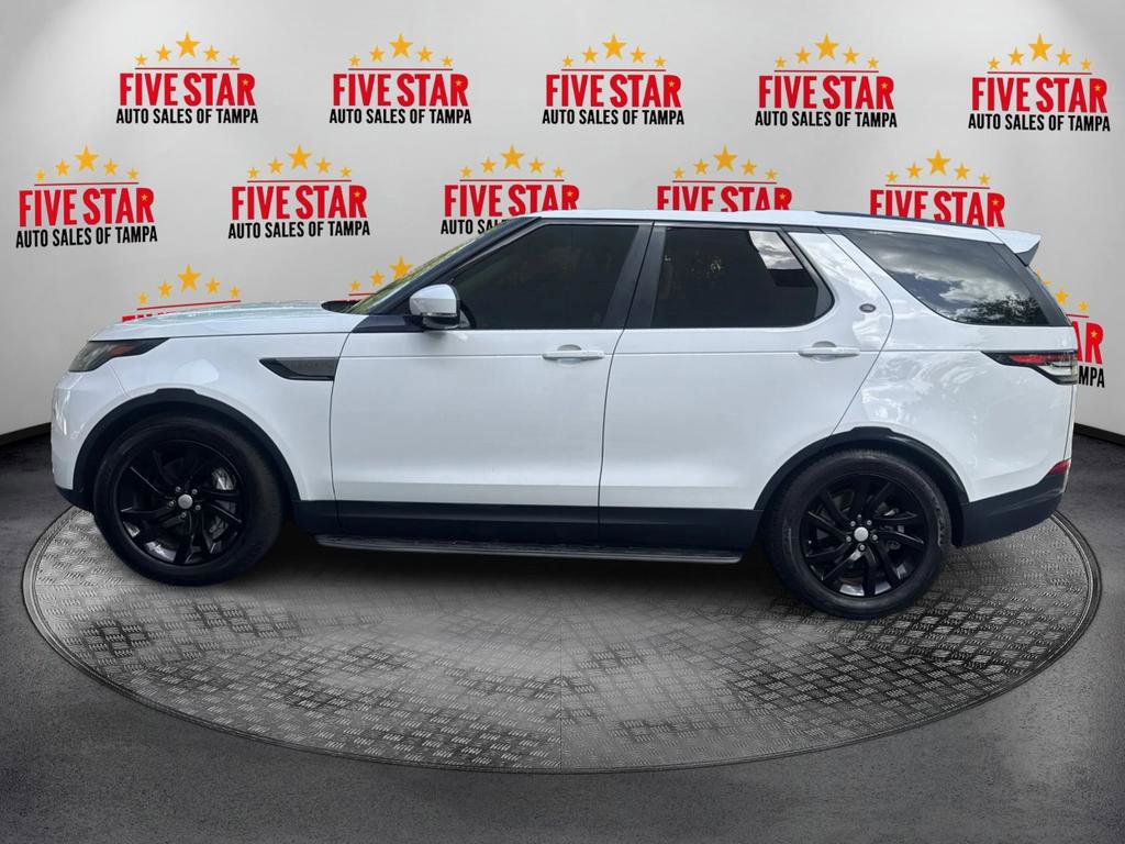 Used 2018 Land Rover Discovery SE image 4