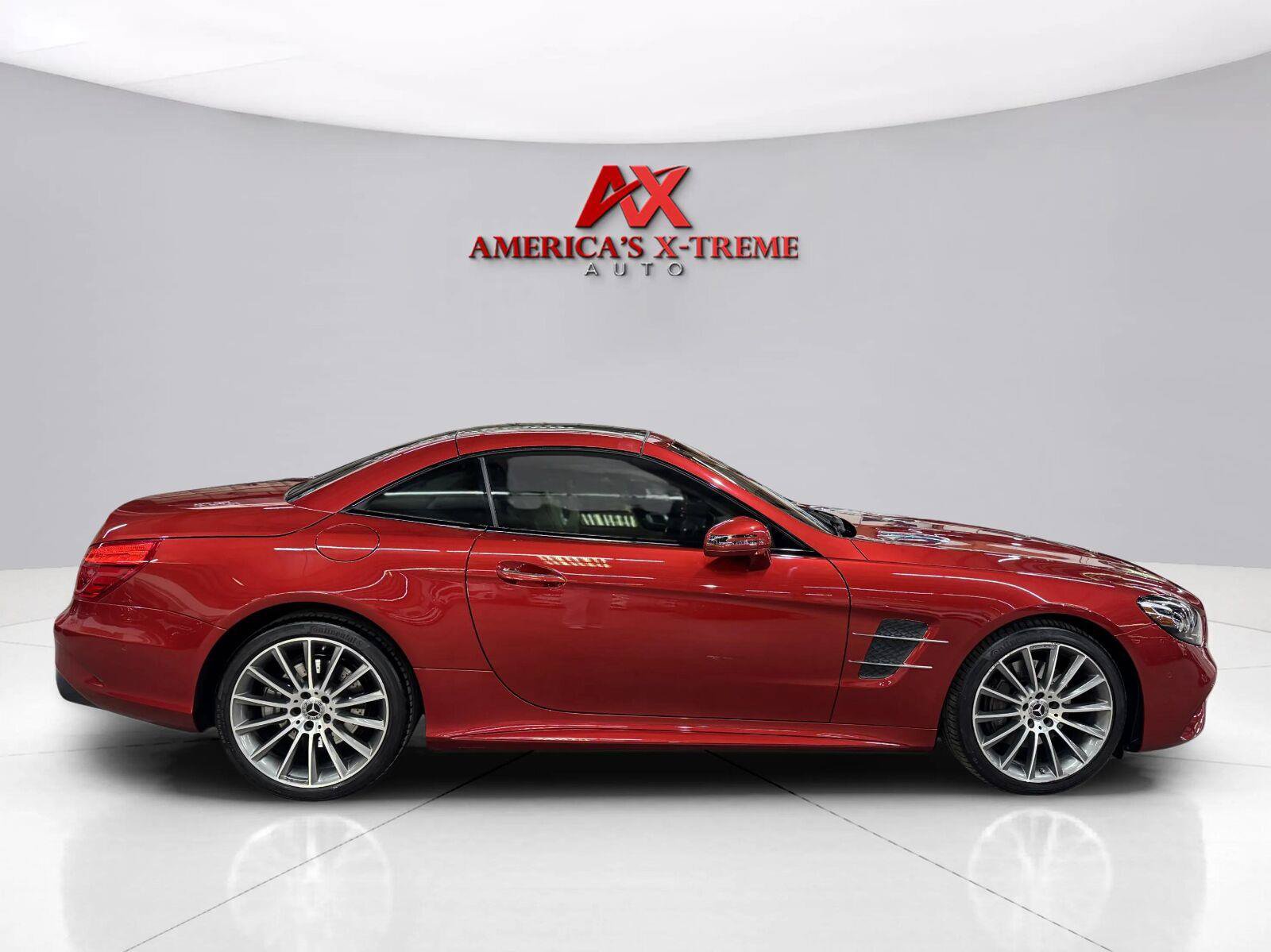 Used 2018 Mercedes-Benz SL 550 image 8