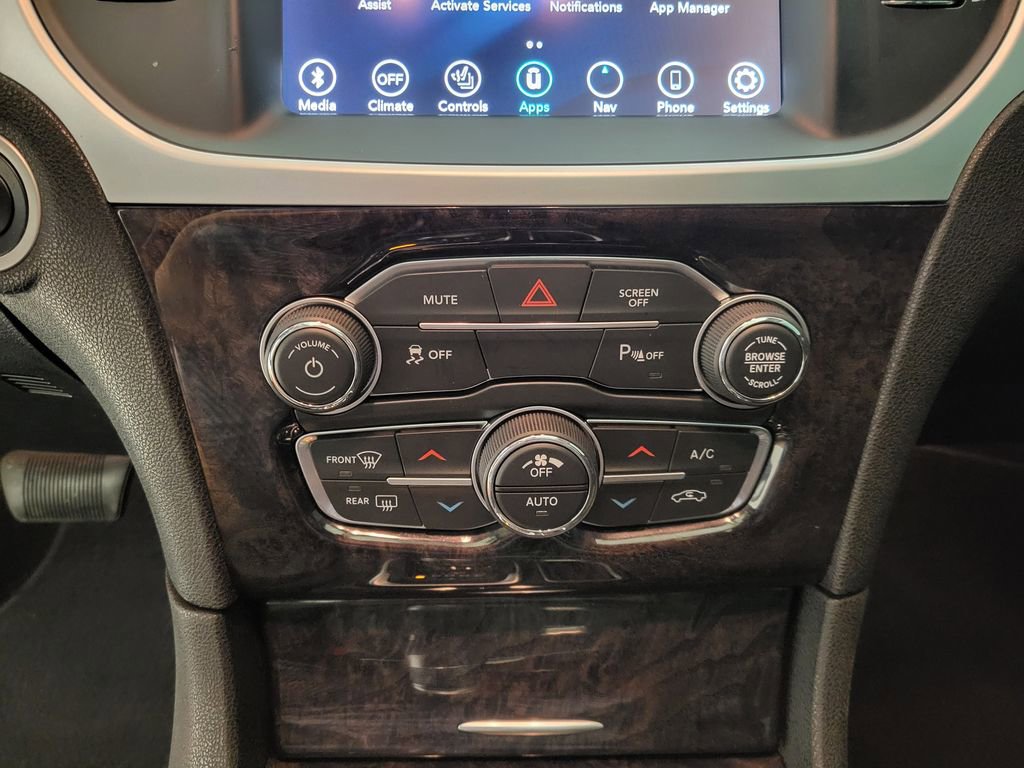 Used 2023 Chrysler 300 Touring L w/ Popular Equipment Group image 7