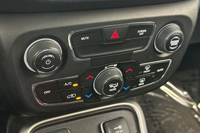 Used 2019 Jeep Compass Latitude w/ Popular Equipment Group FWD image 24