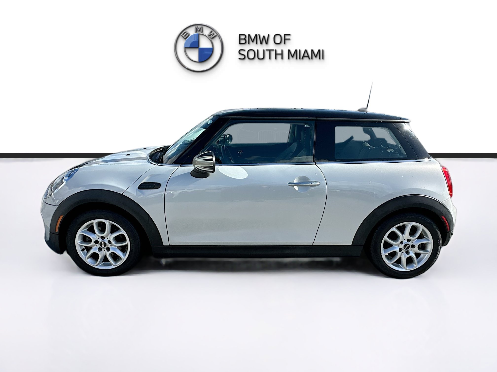 Used 2019 MINI Cooper 2-Door Hardtop FWD image 4