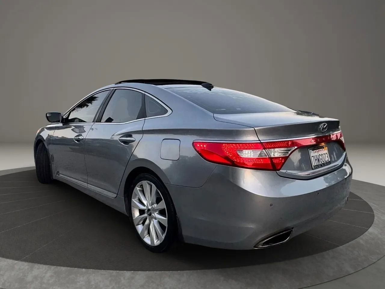 Used 2014 Hyundai Azera Limited w/ Option Group 02 image 2