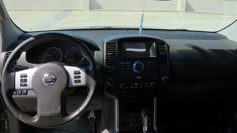 Used 2008 Nissan Pathfinder LE RWD image 17