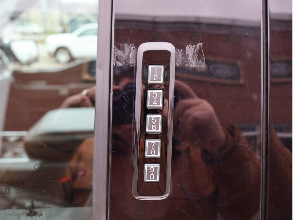 Used 2021 Ford F150 Lariat w/ Equipment Group 502A High image 15