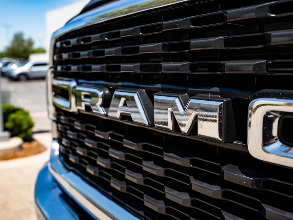 Used 2022 RAM 2500 Big Horn w/ Level C Equiment Group AWD/4WD image 3